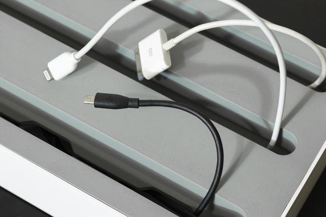 charge-stand-cords