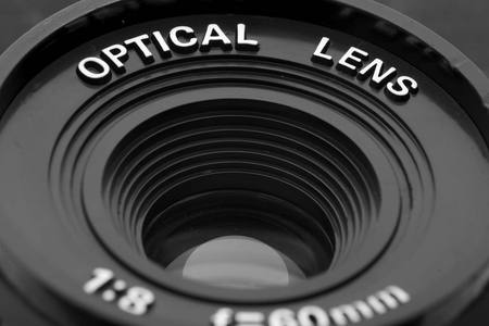 プラスチック・レンズの前面